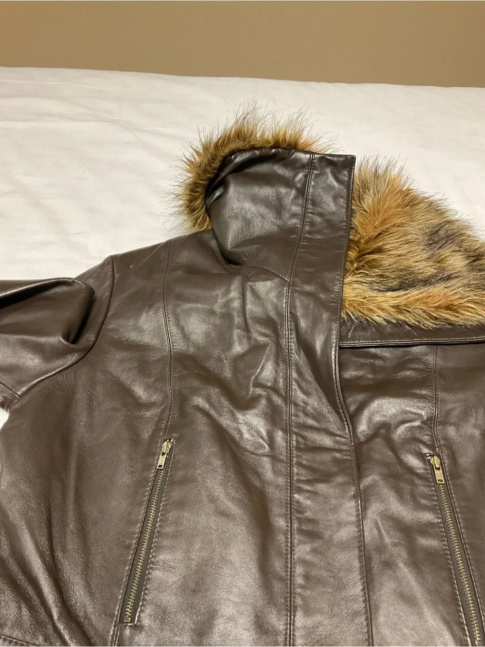 VTG Y2K Bagatelle Brown Genuine Leather Jacket Faux Fur Collar. Size 10